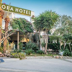 Flora Hotel